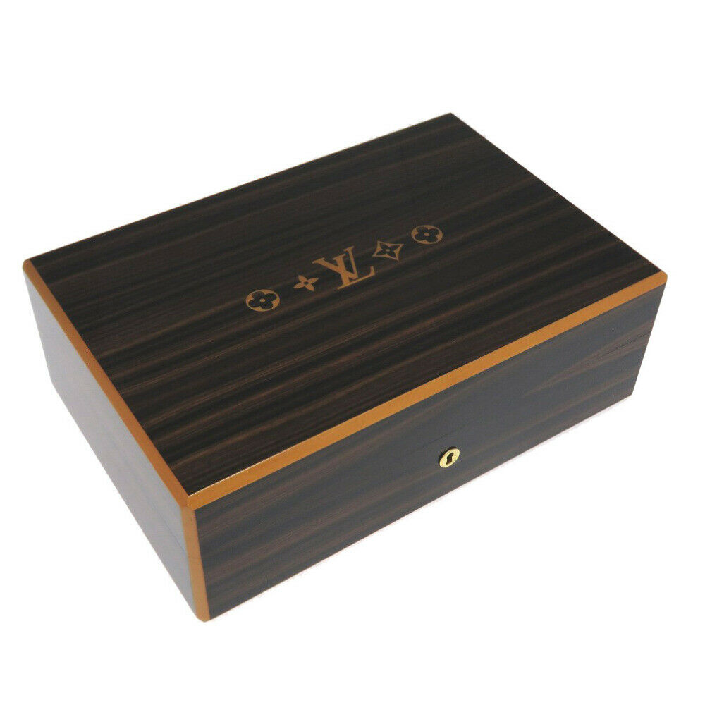 LOUIS VUITTON Humidor CIGAR CASE, Kollektion 2000. — Discover Rare and  Captivating Sold Pieces, Find Your Collectibles